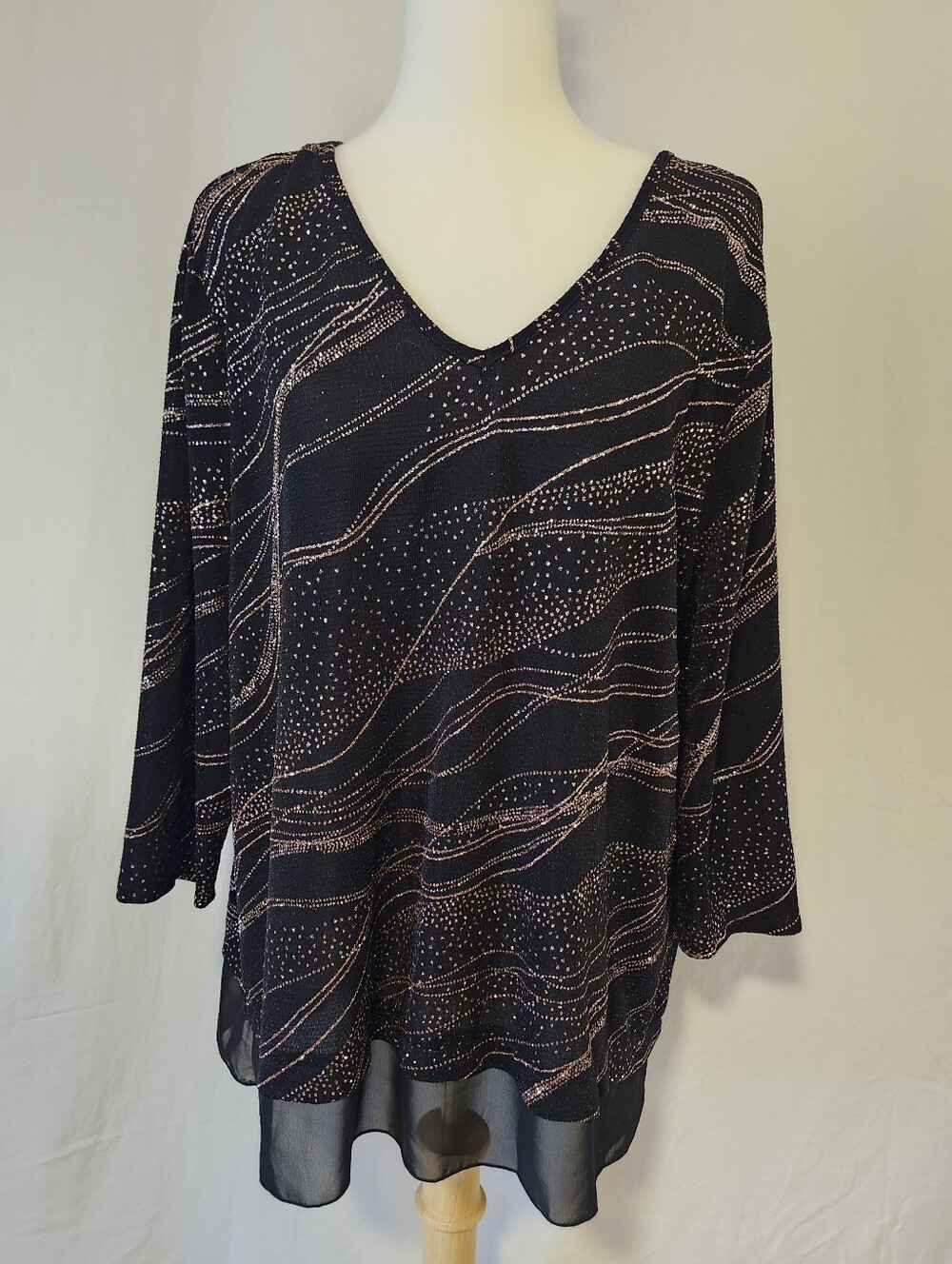 Mandy Evans Women’s Black/Gold V-Neck Shimmery Metallic Top